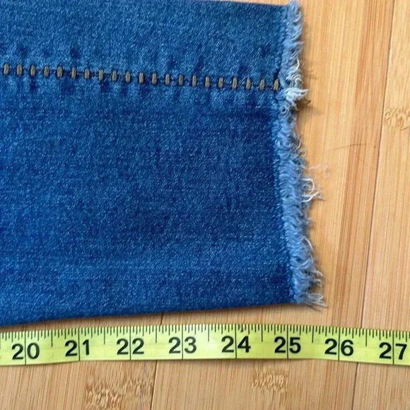 Judy Blue Boyfriend Fit Distressed Denim Jeans size 0/24 - Picture 8 of 11